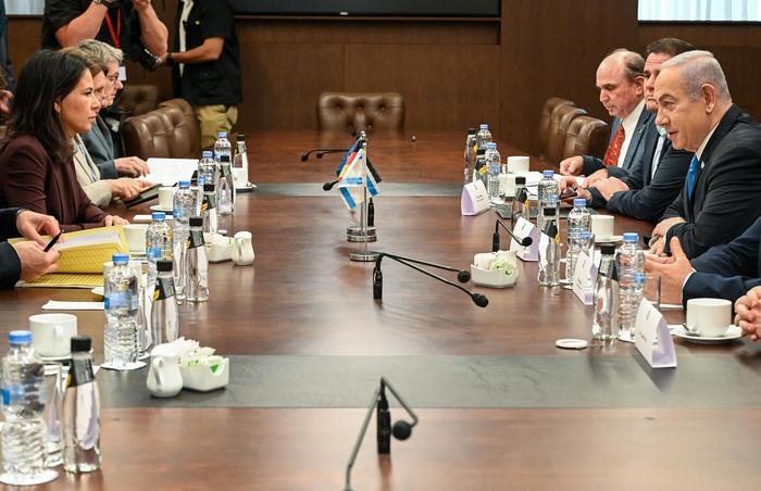 当地时间4月17日，耶路撒冷，以色列总理内塔尼亚胡会见德国外交部长贝尔伯克 图自视觉中国