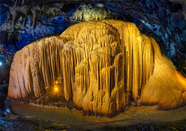 图/枫林地心大峡谷景区