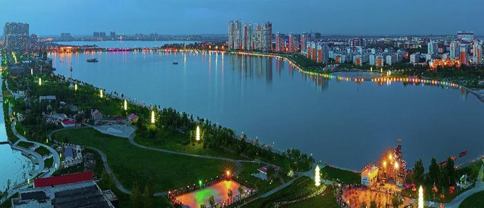 图片大庆市黎明湖夜景（资料照片）。新华社发（刘为强 摄）