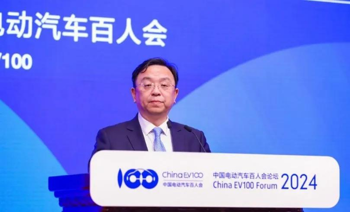 比亚迪董事长王传福出席百人会论坛提出新能源车渗透率预测