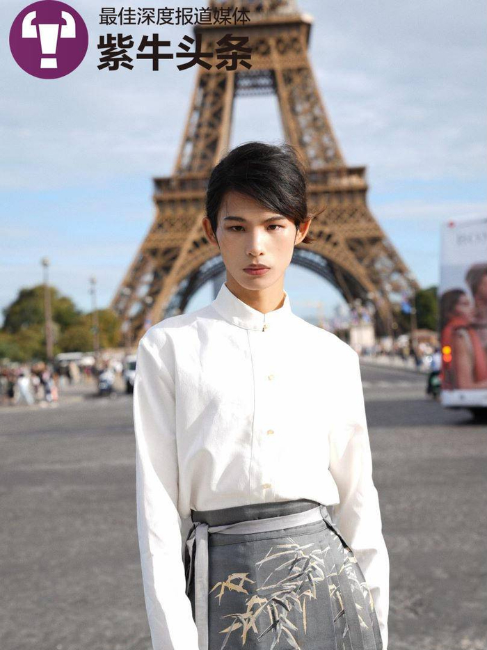 陆仙人在法国的照片。