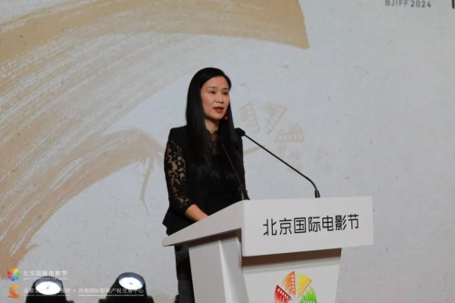 图:成都文化产权交易所副所长、中国数字图书馆副总裁金穗致辞