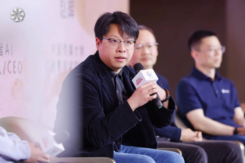 《流浪地球》编剧严冬旭从编剧视角表示,首先在文本方面ai还需要不断