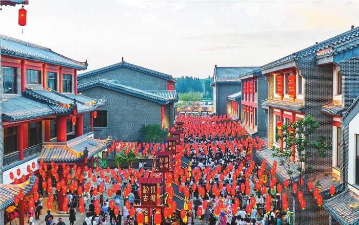 假期的喀左利州古城人山人海。本版图片由喀左县委宣传部提供