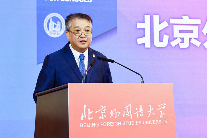 北京外国语大学党委副书记、纪委书记胡志钢