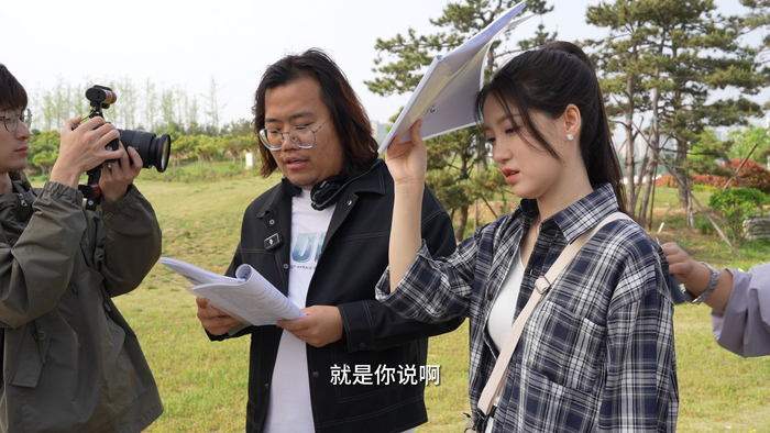 导演李万颀在拍摄现场