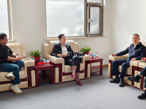 最后,在王远明,张勇,方孝华,张振华,傅中国等见证下,侯艳丽与于瑞红