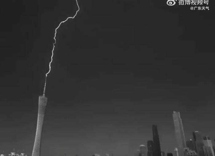 广州塔1小时内“被电”6次，咋回事？会有风险吗？