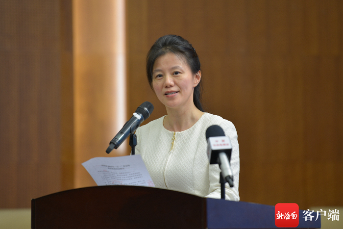 省旅文厅群体处负责人推介五一黄金周体育赛事等活动。记者 陈卫东摄