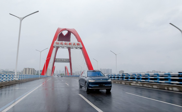 问界M9道路试驾。 赛力斯汽车供图 华龙网发