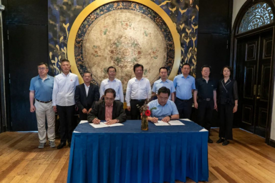 烟台市商务局与中国东盟商务协会总会签署经贸合作备忘录