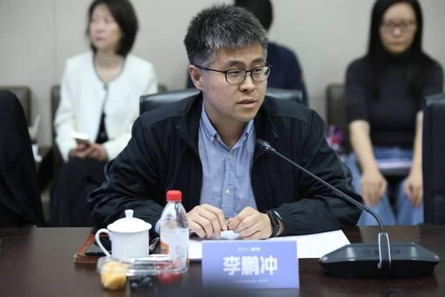 　　△ 中国旅游报社党委委员、策划总监李鹏冲在研讨会现场发言