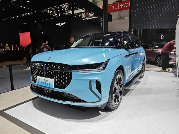 ▲林肯航海家油电混合车型（《消费者报道》摄）