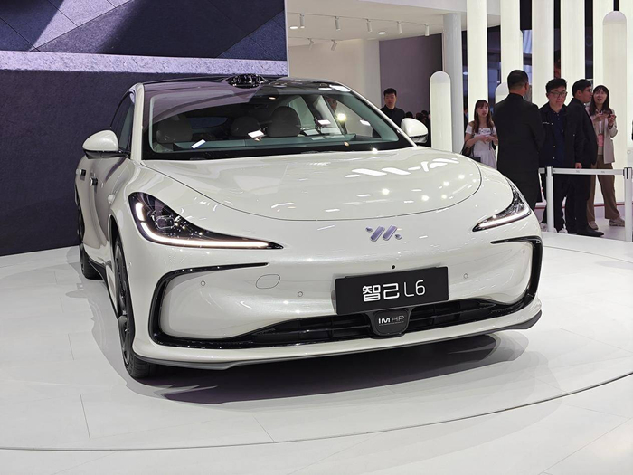 ▲智己L6（《消费者报道》摄）