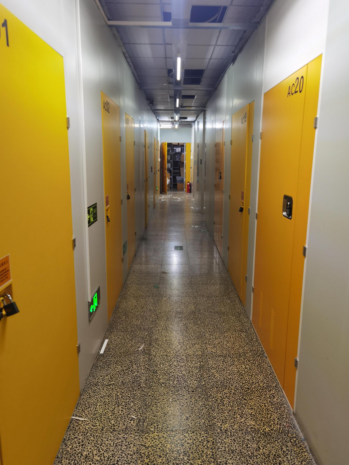 自助仓储内部。桑雪骐/摄　