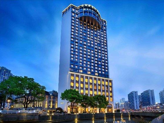 雅高不断在上海深化业务影响力, 旗下上海北外滩金辉索菲特酒店计划于2024年5月开业。