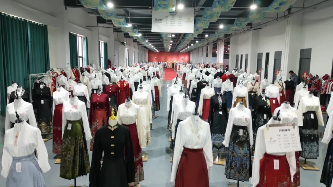 洛如嫣汉服展品展厅