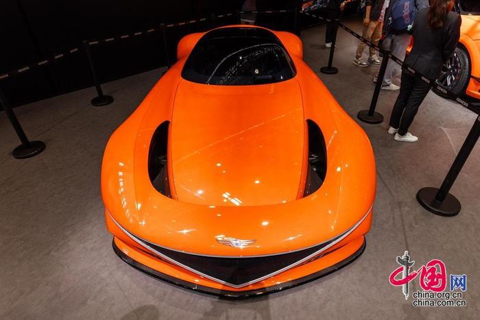 捷尼赛思展示的高性能概念汽车。中国网记者 郑亮摄