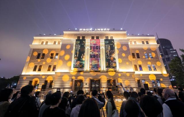 挥舞手臂就能成为作曲家？上海音乐厅开启“和鸣”自动化乐器装置展户外首秀