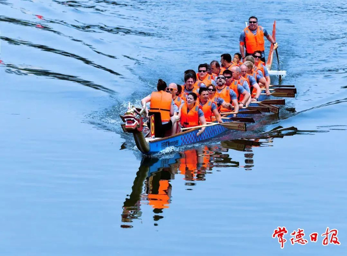 柳叶湖上龙舟竞技。资料图