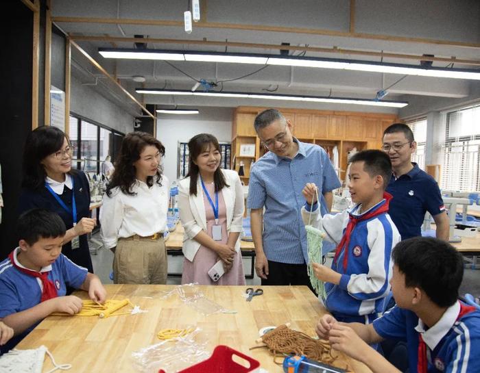 劳动教育促成长， 实践育人向未来——记华新小学六年级劳技课程之旅