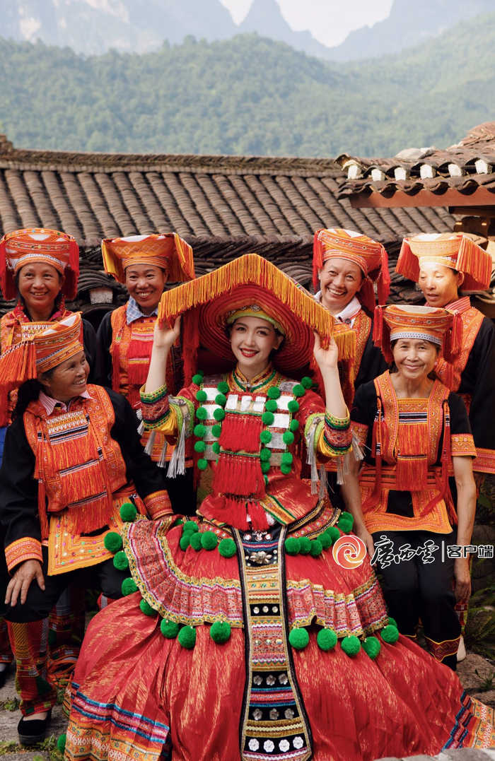阿靖zi拍摄的瑶族服饰。受访者供图