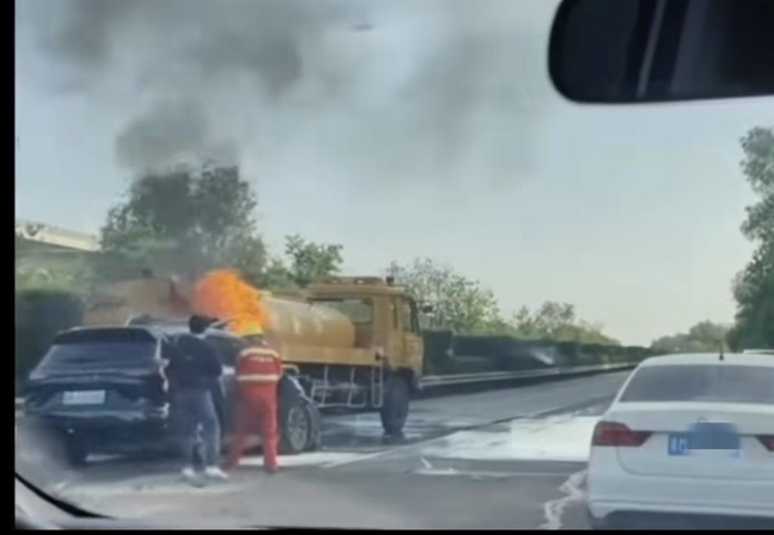 ↑事发现场视频截图