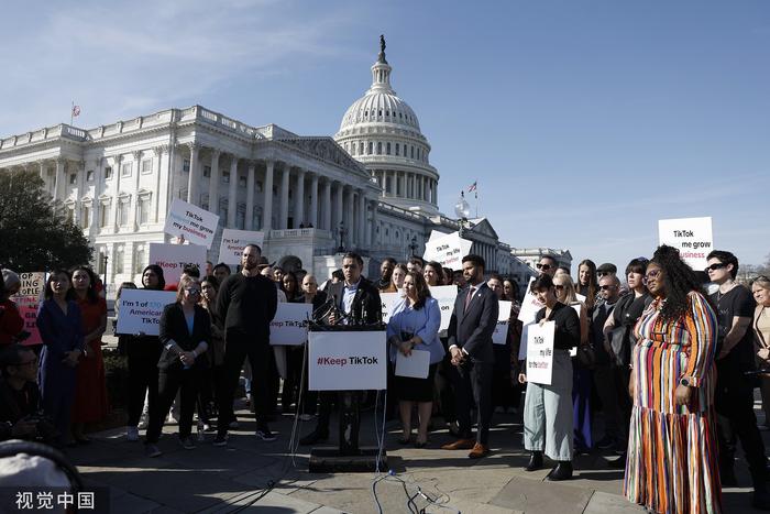2024年3月，美国民众在国会大厦前举行抗议集会，反对涉TikTok法案