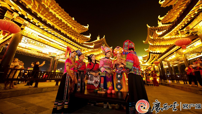 锦绣古镇夜景。靖西市融媒体中心 供图