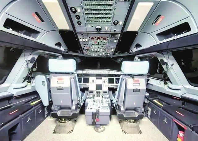南航首次发布国产全动飞行模拟机