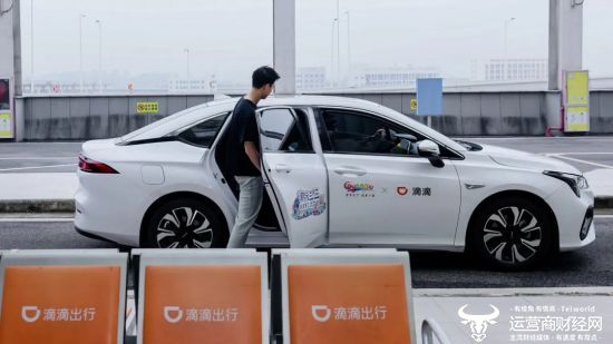 图为：滴滴在部分城市机场、火车站设立滴滴车站