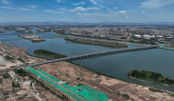 右岸新城开工现场。陈儒摄