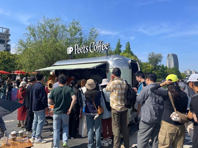 第二届西岸国际咖啡生活节现场 舒抒 摄