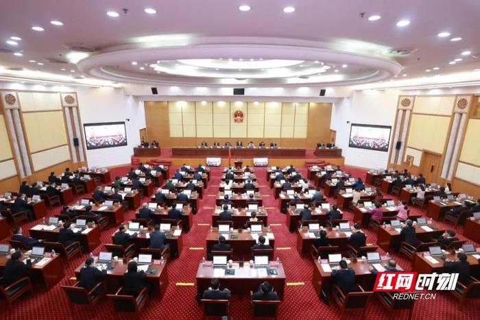 3月28日下午，省十四届人大常委会第九次会议表决通过了《湖南省城镇居民住宅区消防安全管理若干规定》。