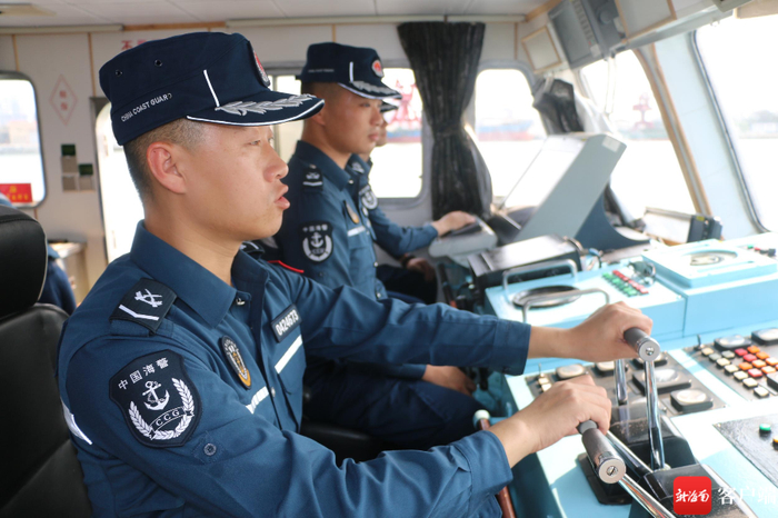 海南海警局持续加强伏季休渔期间海上巡逻执法力度。海警供图