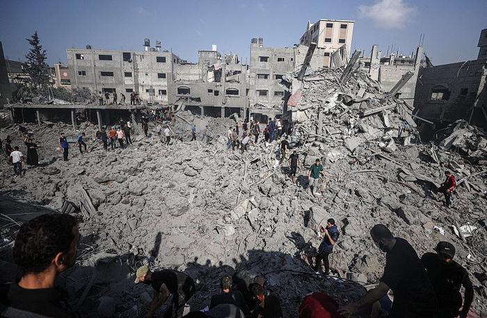 △去年11月，加沙地带中部布赖杰难民营遭以军空袭。