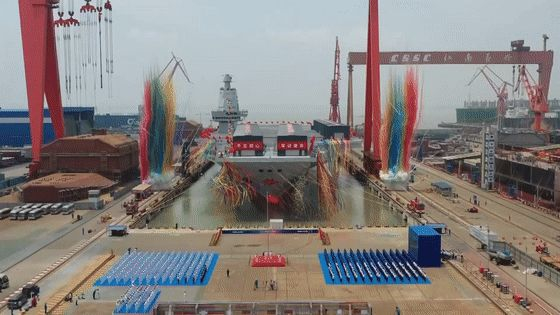 △ 2022年6月，福建舰下水（资料图）