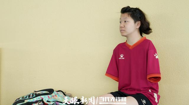 正在等待训练开始的何聖羔。贵州日报天眼新闻记者 陈祖嘉 摄