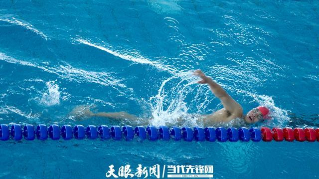 正在训练的伍洪良。贵州日报天眼新闻记者 陈祖嘉 摄
