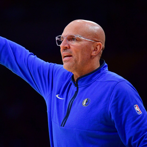 昔日巨星欧文与独行侠分道扬镳掘金悄然布局补强后场核心