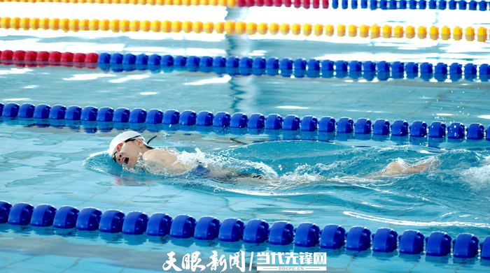 ▲正在训练的何聖羔。贵州日报天眼新闻记者 陈祖嘉 摄