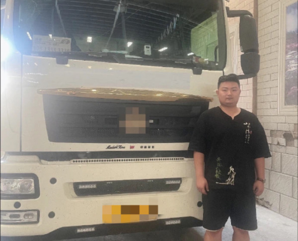 图说：货车司机王向楠。