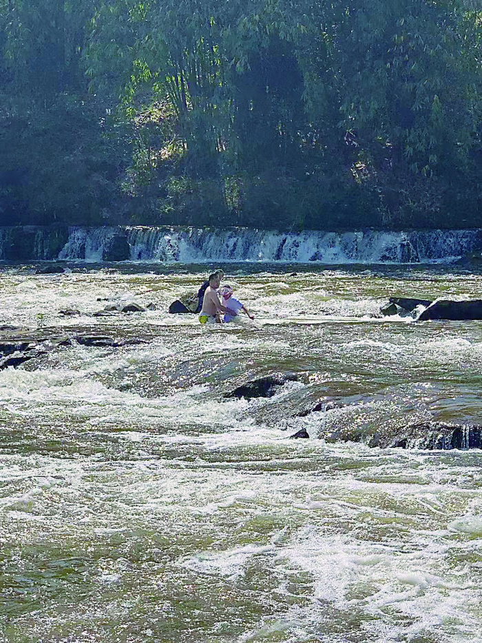     汪升冒险救人过程