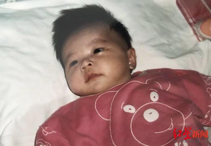 ▲苏丹小时候在福利院拍的照片