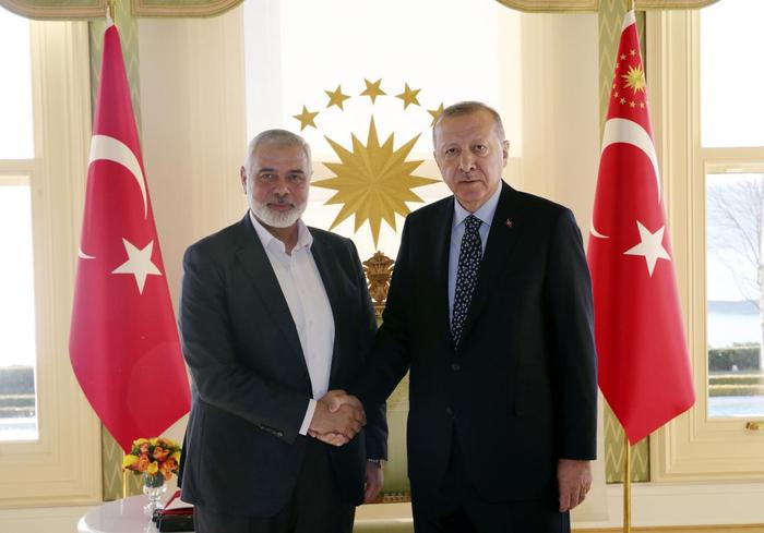 △4月20日，哈马斯政治局领导人哈尼亚与土耳其总统埃尔多安举行会谈。