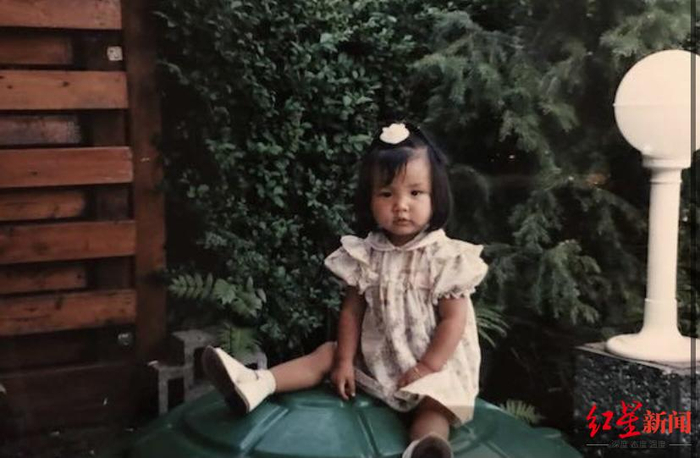 ▲儿时的苏丹在荷兰