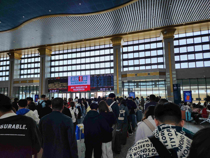 旅客候车中