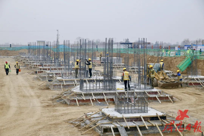 明阳集团智慧研发中心及电气装备制造基地项目施工现场。