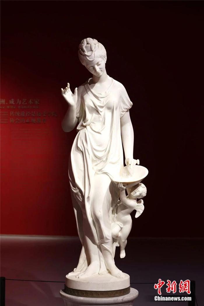 “永恒的爱”十九世纪欧洲经典艺术展展品《维纳斯与小天使》。上海海派艺术馆 供图