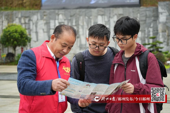 "五一"期间,宜章县举行了丰富多彩的文化旅游活动,莽山旅游景区五指峰